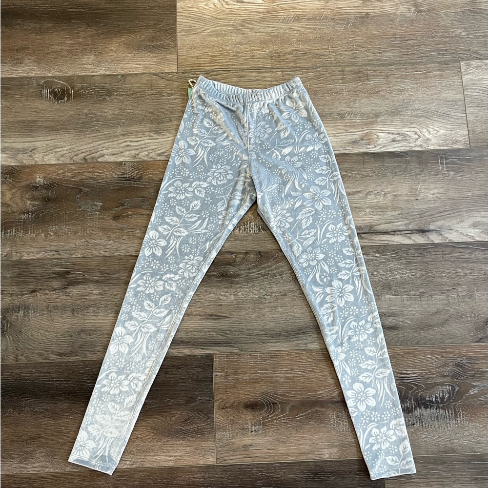 Daughters of Culture Floral Patterned Women's leggings NWT one size